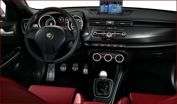 Alfa-Romeo-Giulietta-QV-Interieur.2