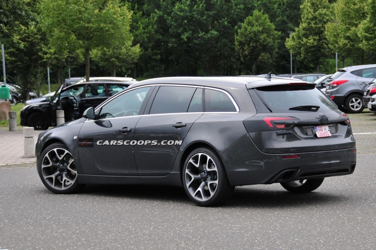 Opel Insignia OPC Sports Tourer (6)