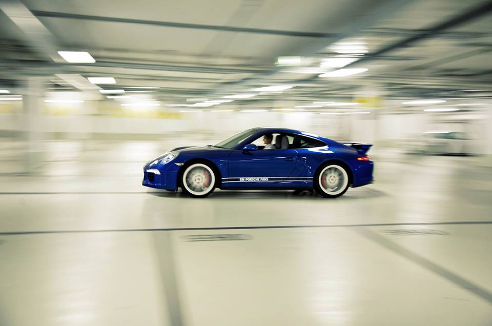 Porsche 911 Carrera 4S 5 Millions de fans