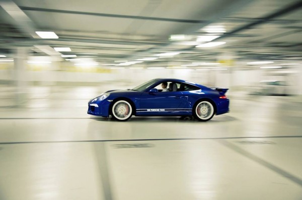 Porsche 911 Carrera 4S 5 Millions de fans.1