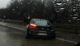 BMW i8 crash