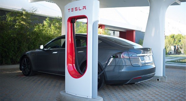 Tesla Motors superchargeur.5