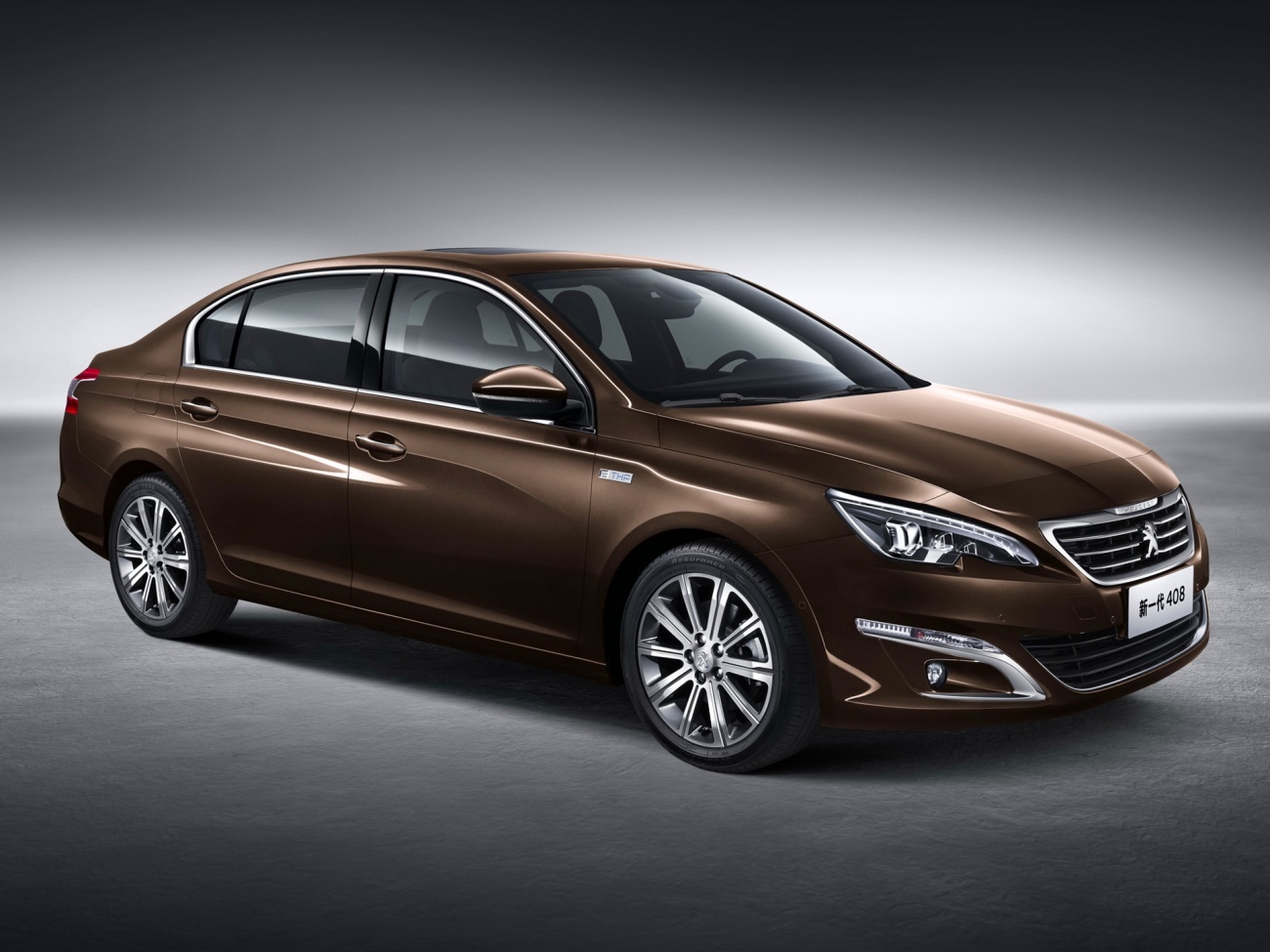 peugeot 408 specchina