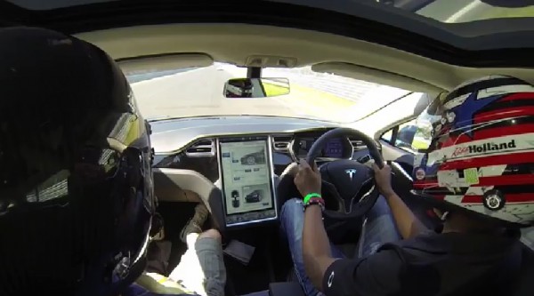 Tesla model S sur le Ring