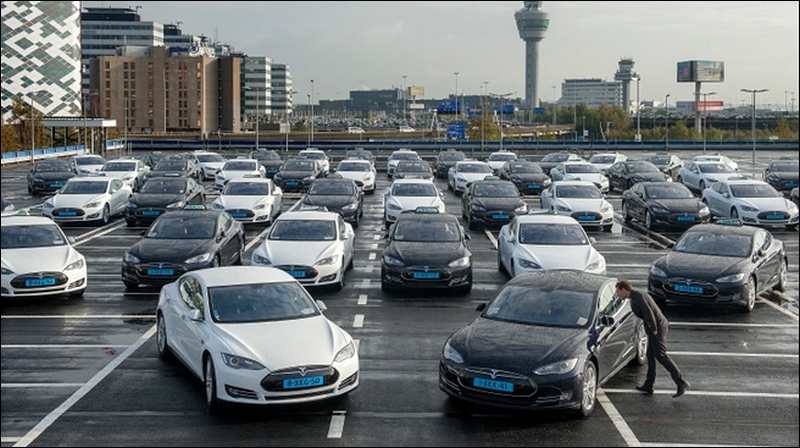 Aéroport d'Amsterdam Shiphol choisit Tesla Motors