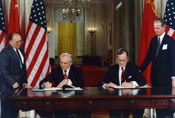 Gorbachev_Bush_19900601