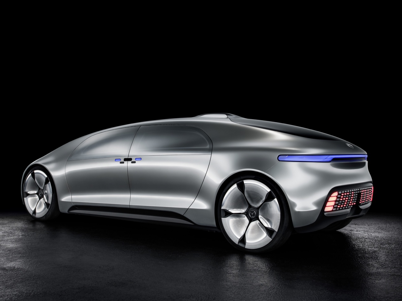 mercedes-benz-concept-F015-luxury-in-motion-04