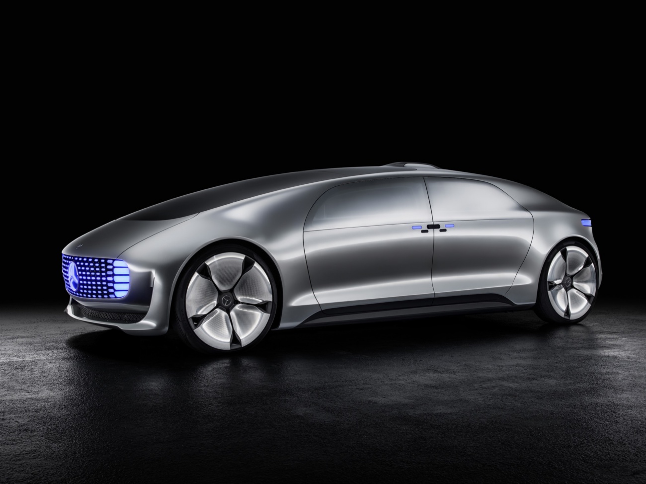 mercedes-benz-concept-F015-luxury-in-motion-01