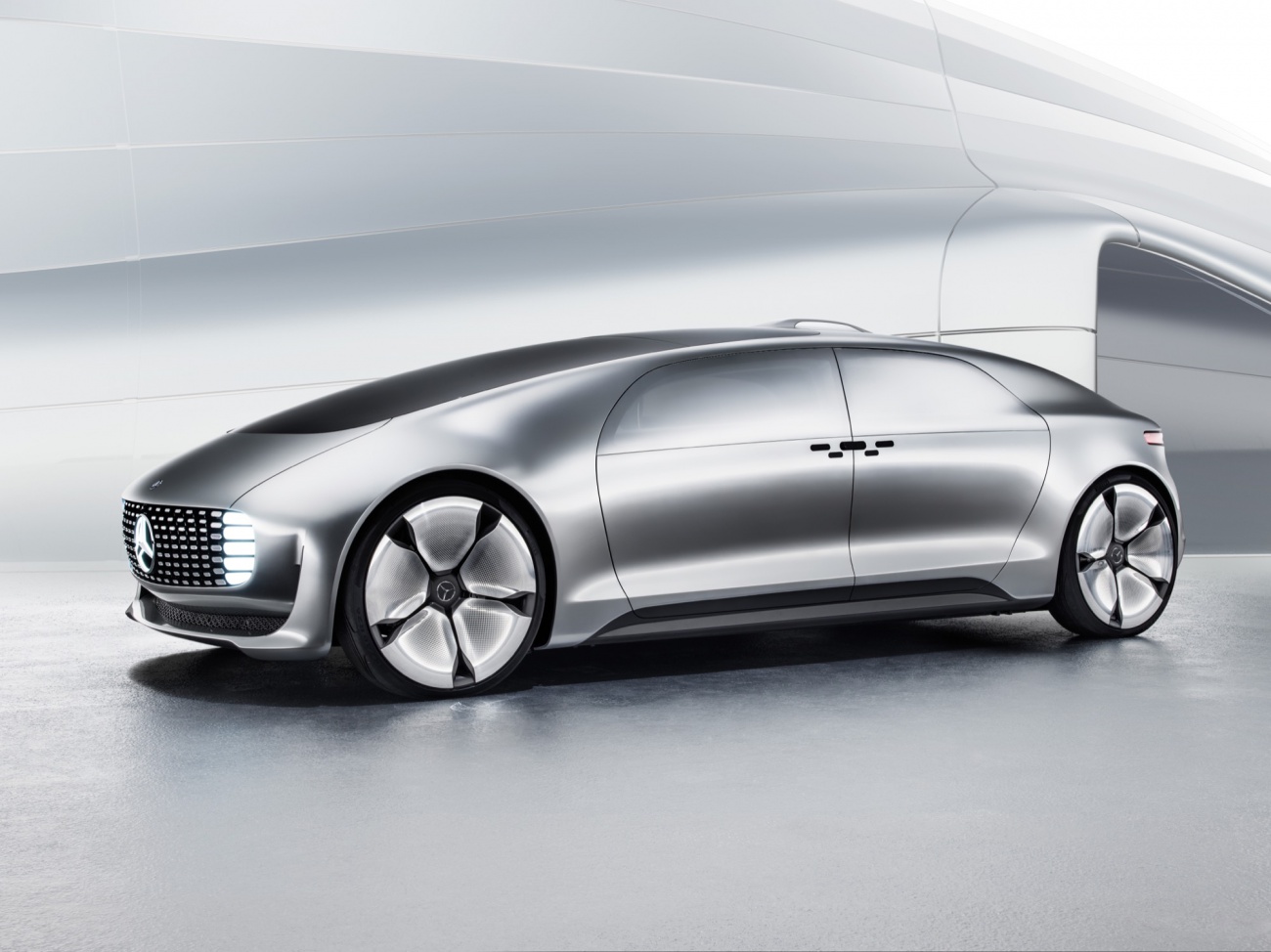 mercedes-benz-concept-F015-luxury-in-motion-02