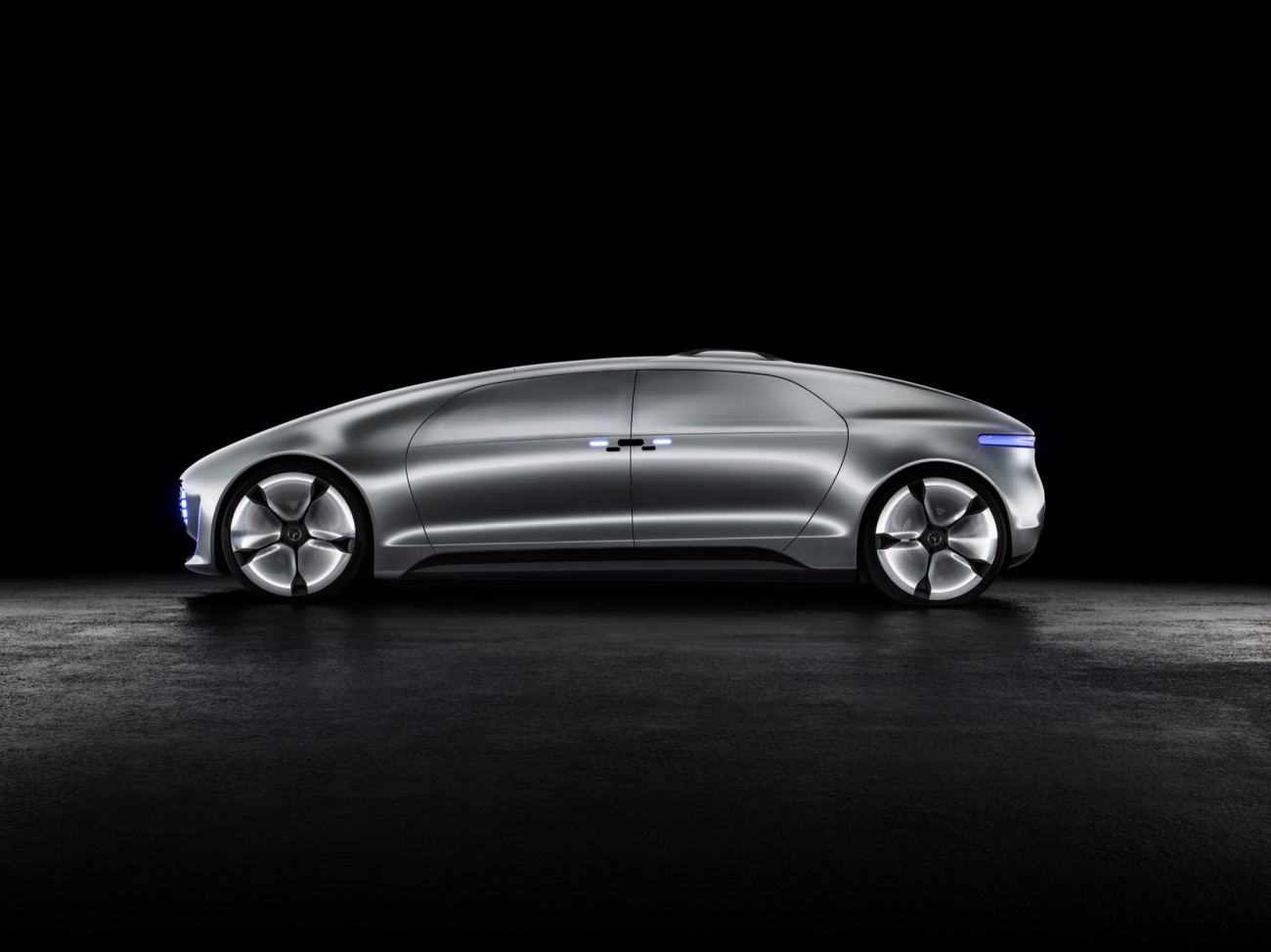 mercedes-benz-concept-F015-luxury-in-motion-06