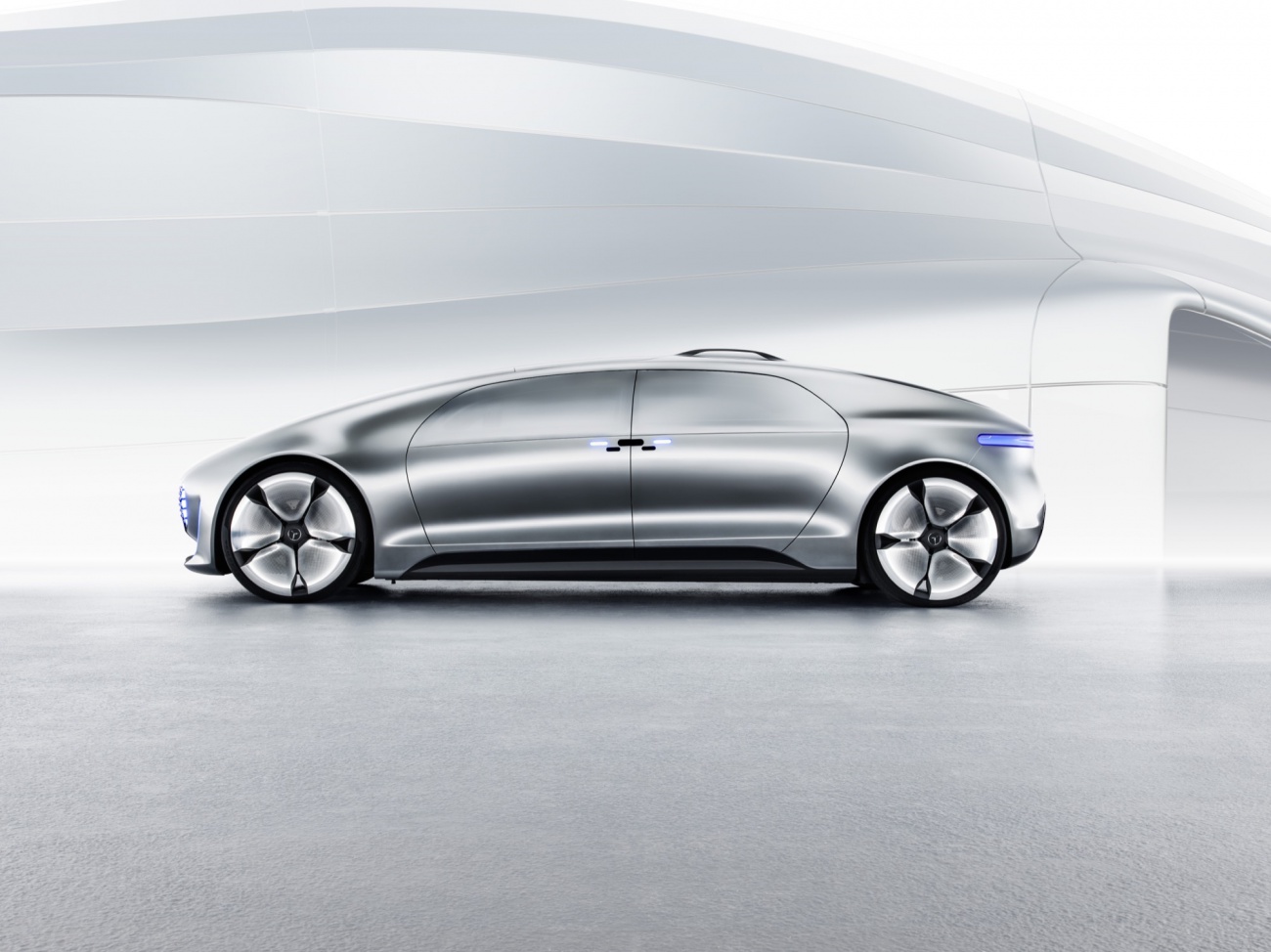 mercedes-benz-concept-F015-luxury-in-motion-08