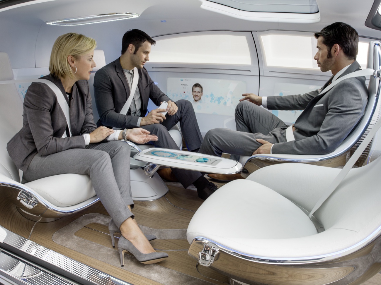 mercedes-benz-concept-F015-luxury-in-motion-31
