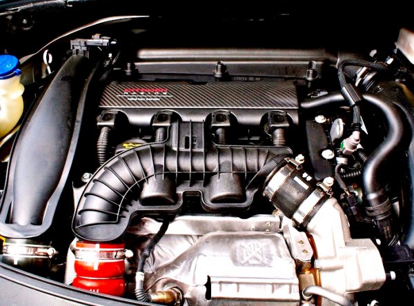 Citroën-DS3-Racing-engine