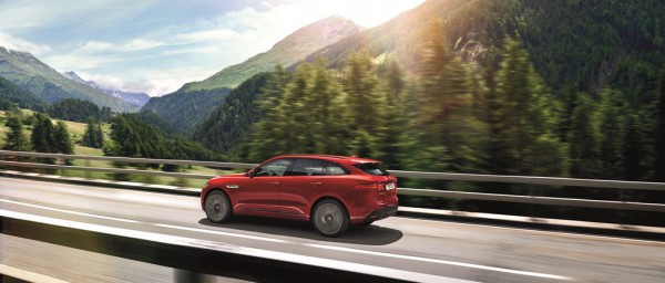 Jag_FPACE_RSport_Location_Image_140915_03_LowRes