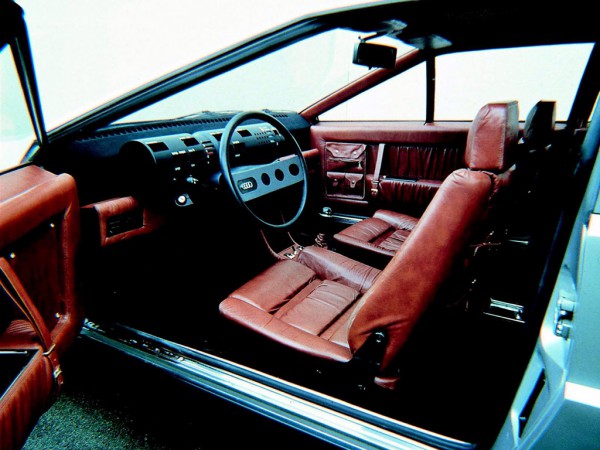 1973_ItalDesign_Audi_Karmann_Asso_di_Picche_interior_02