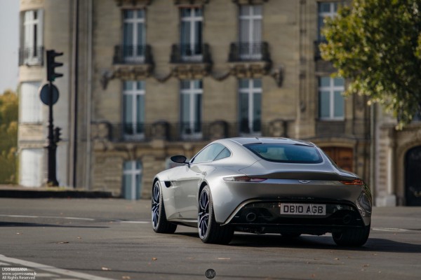 La déjà légendaire Aston Martin DB10, voiture de James dans "Spectre".