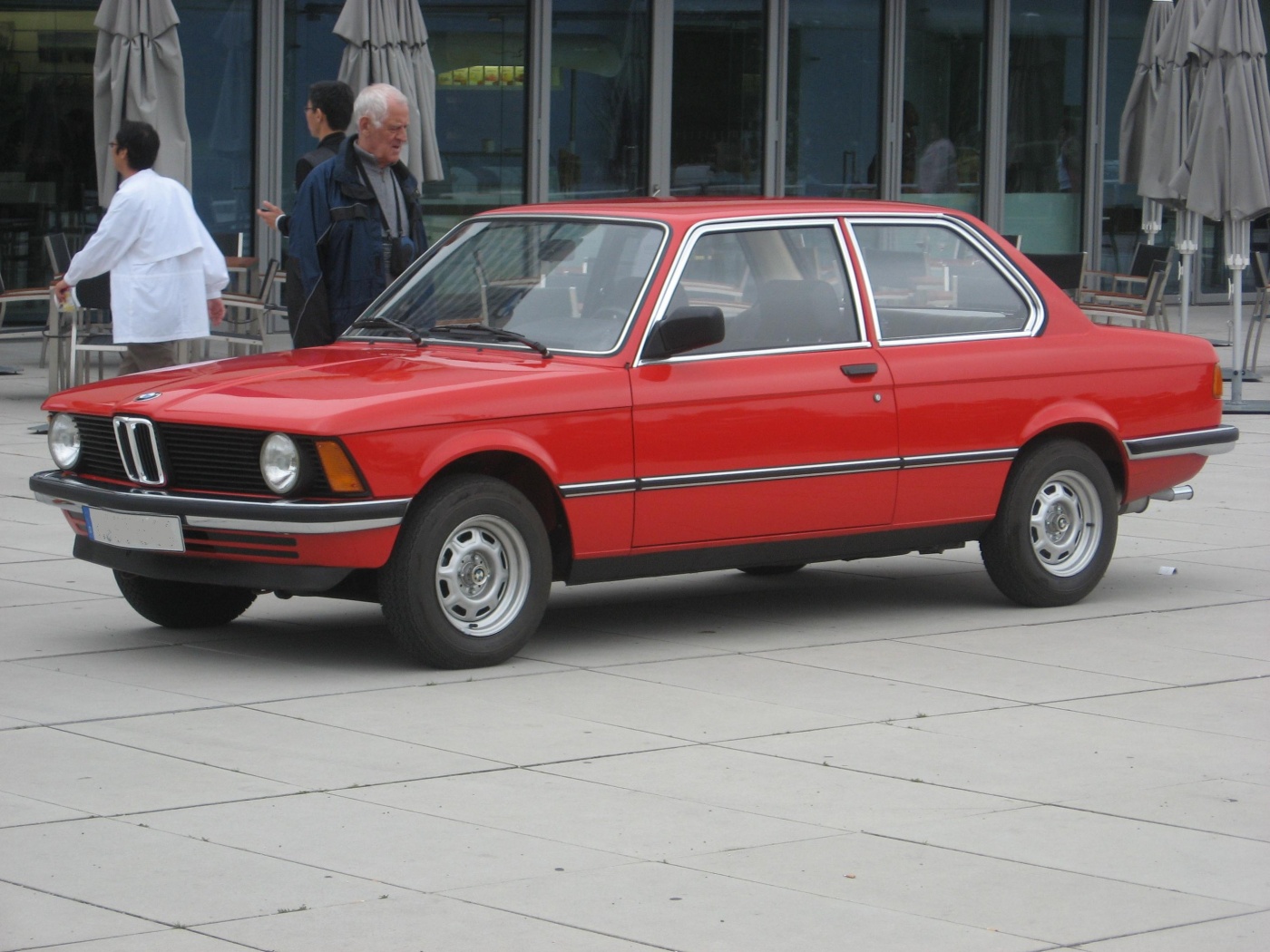 bmw_316-e21_front-view