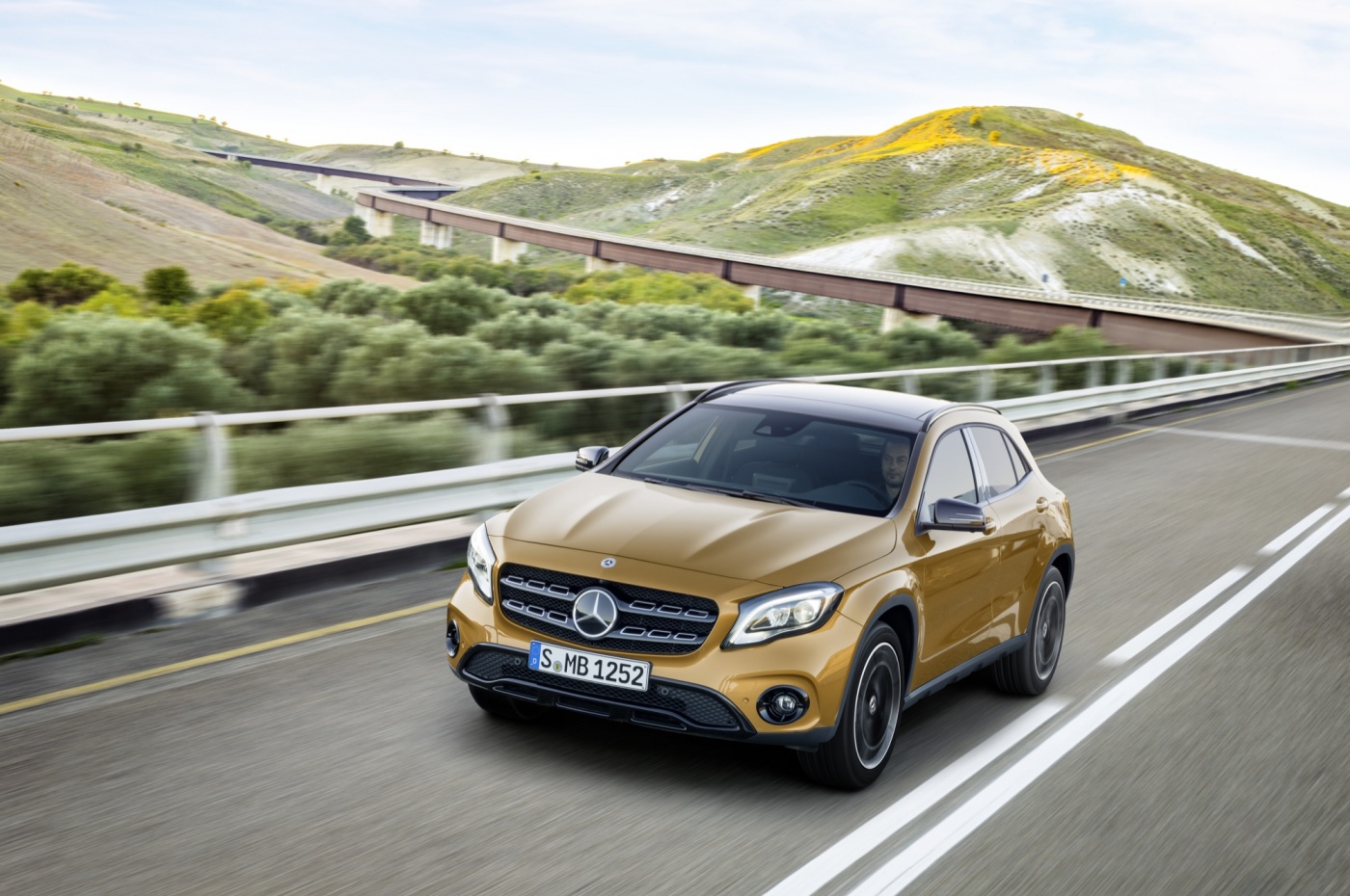 Mercedes-Benz GLA 2017 - 12