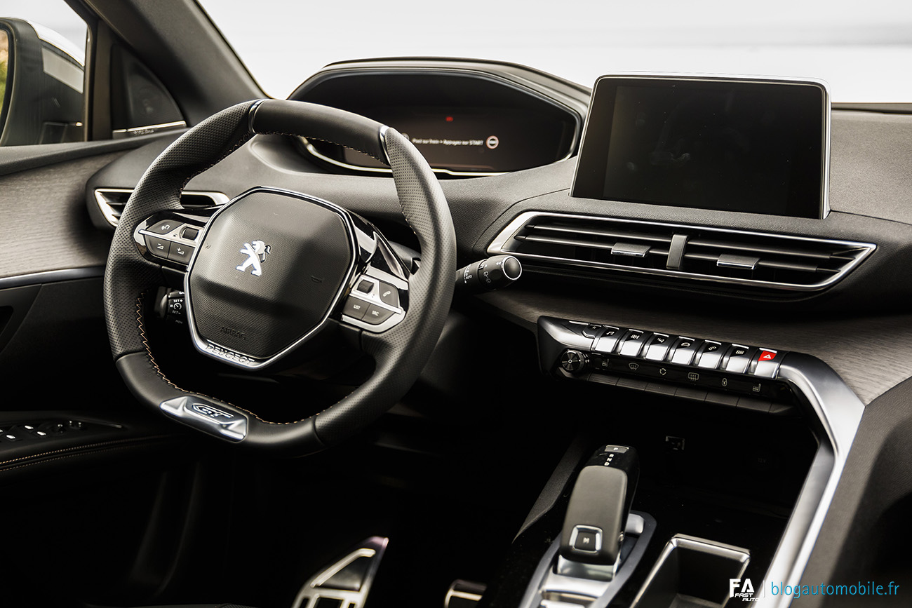 Intérieur Peugeot 5008 II 2017 - Photos