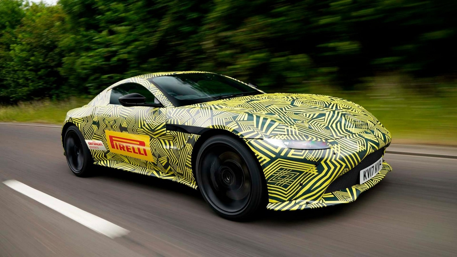 aston-martin-vantage-2018-teaser-spyshot-2017