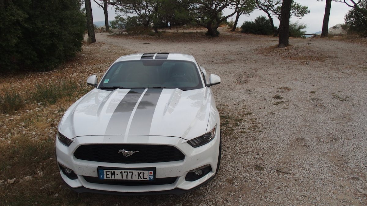 Ford Mustang 2015 GT: Le passé de demain - Guide Auto