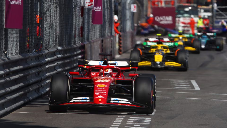 Charles Leclerc en tête de la procession monégasque